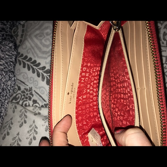 Kate Spade Wallet - Picture 7 of 8